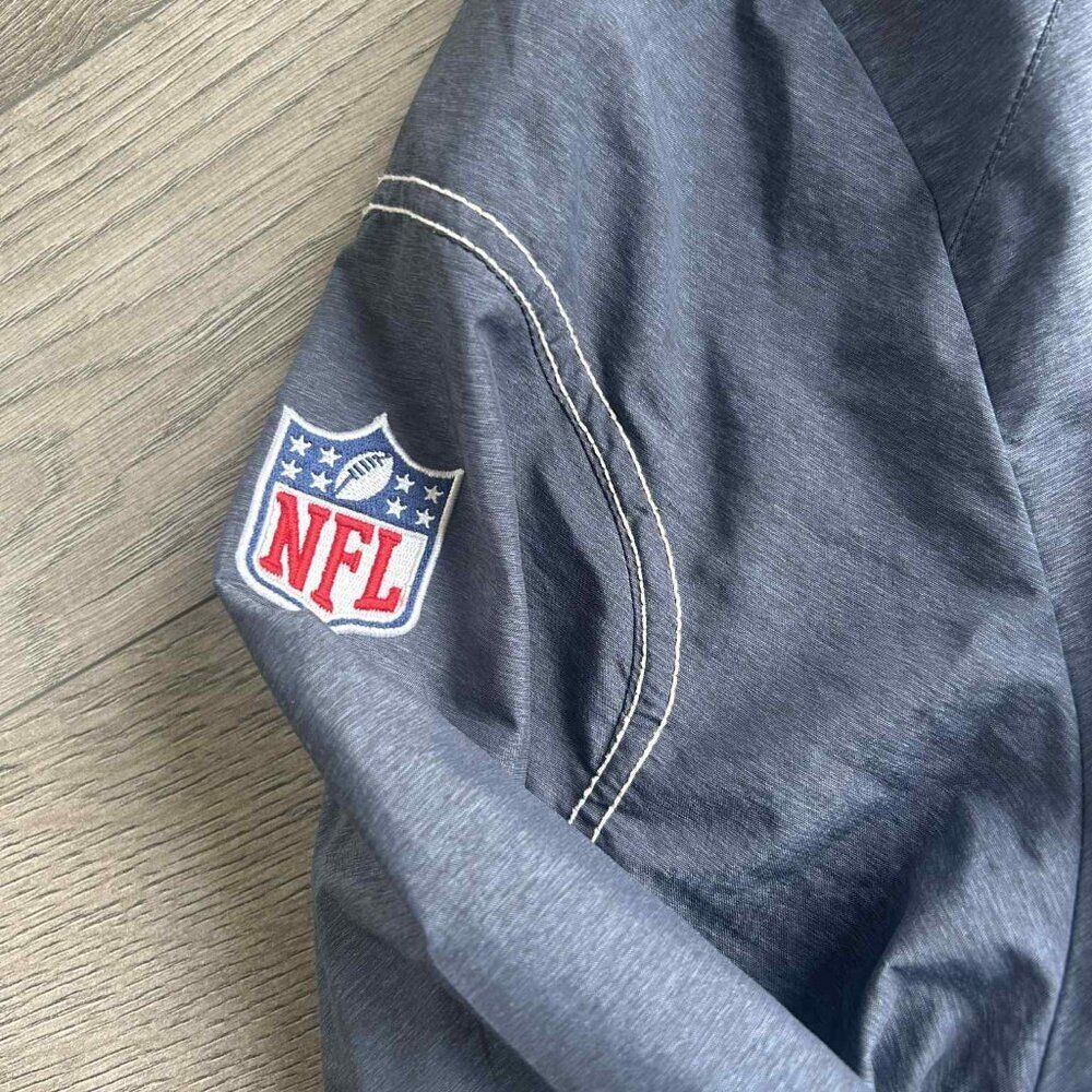 New England Patriots On‑Field Windbreaker - XL - Picture 3 of 7